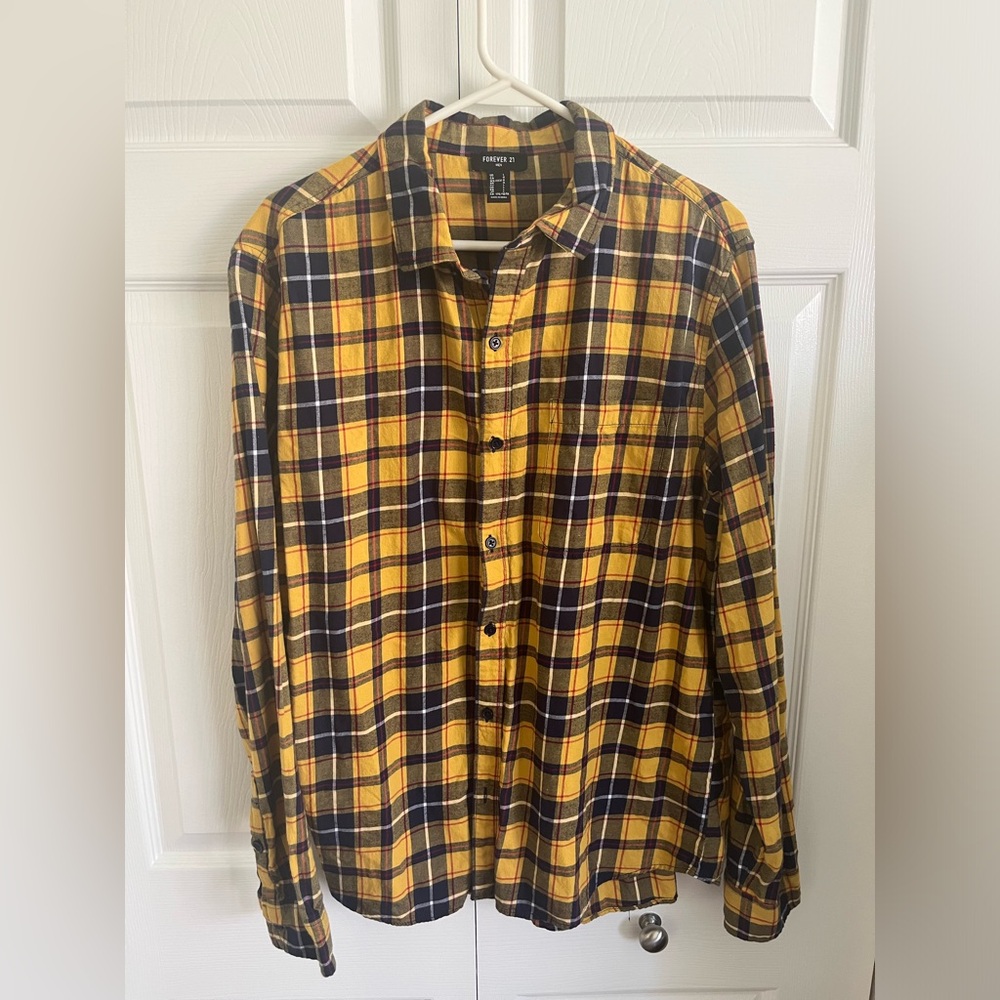 Classic Yellow Flannel by Forever 21. Size Large. Light and Comfortable.
